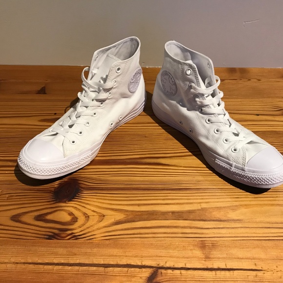 Mens Converse, All White, High Top 11.5 Sneakers! - Picture 2 of 5